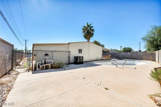 97 Sir George Drive, Las Vegas, NV 89110