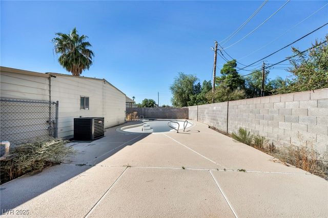 97 Sir George Drive, Las Vegas, NV 89110