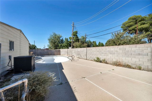 97 Sir George Drive, Las Vegas, NV 89110