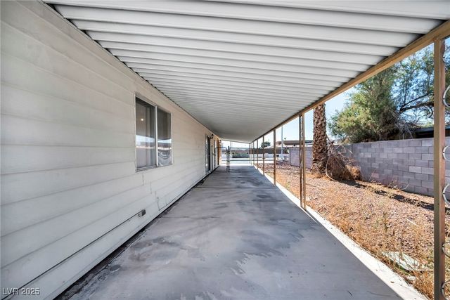 97 Sir George Drive, Las Vegas, NV 89110