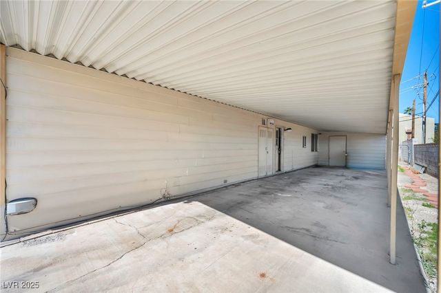 97 Sir George Drive, Las Vegas, NV 89110