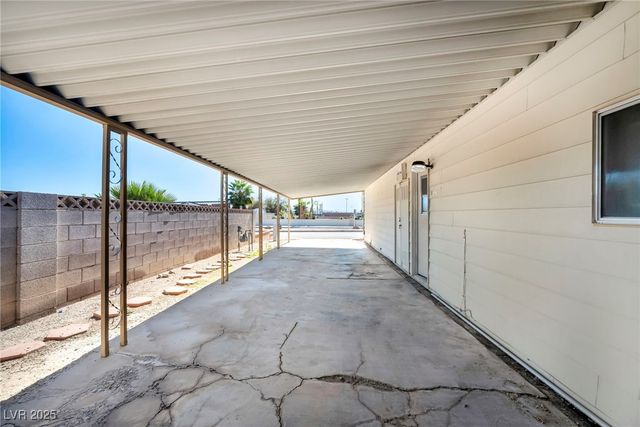 97 Sir George Drive, Las Vegas, NV 89110