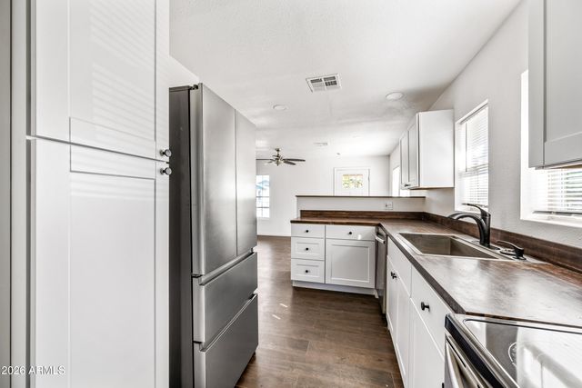 330 N 15TH Street, Phoenix, AZ 85006