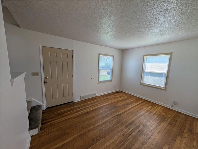 9504 Harrison Street, Kansas City, MO 64131