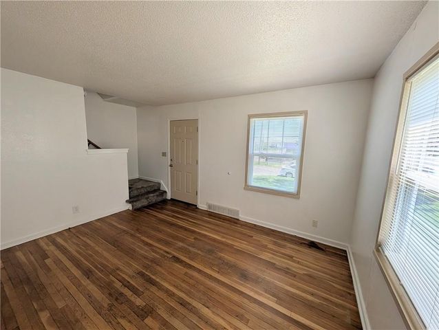 9504 Harrison Street, Kansas City, MO 64131