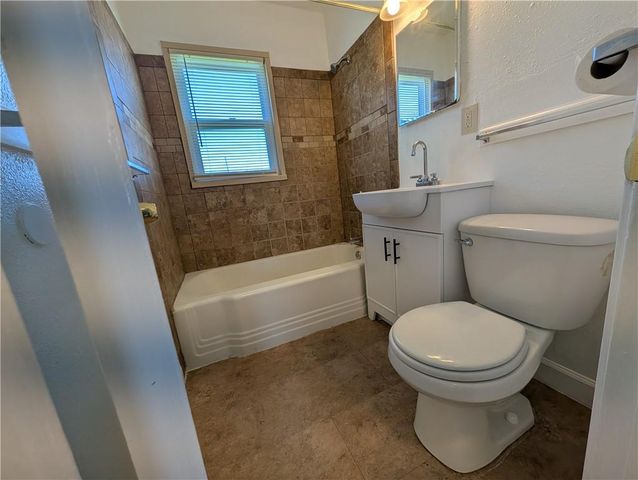 9504 Harrison Street, Kansas City, MO 64131