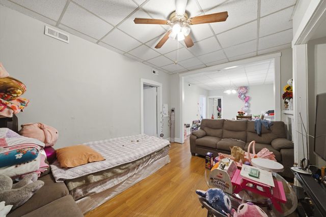 2736 W Francis Place, Chicago, IL 60647