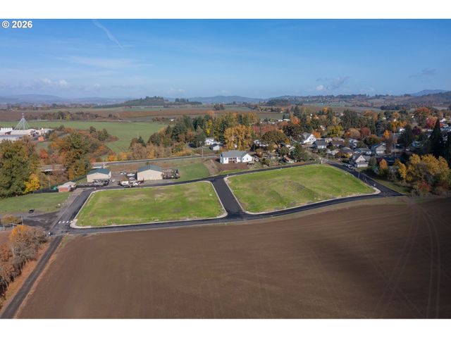 1 W Grant St 1, Carlton, OR 97111