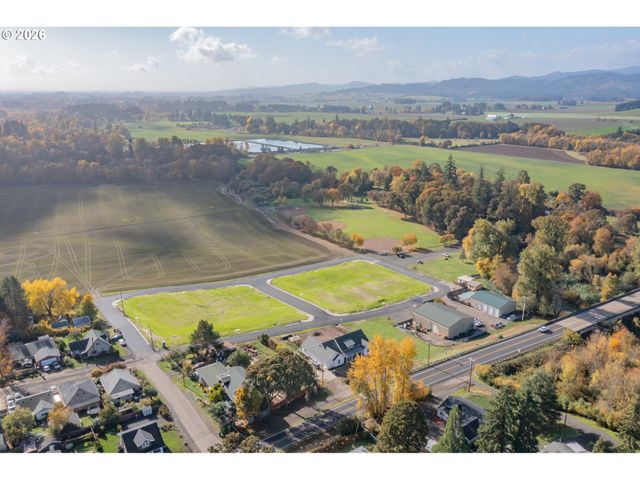 1 W Grant St 1, Carlton, OR 97111