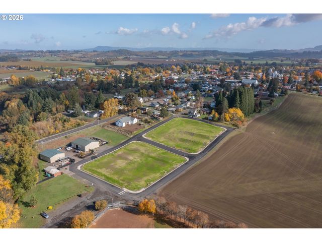 1 W Grant St 1, Carlton, OR 97111
