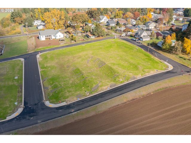 1 W Grant St 1, Carlton, OR 97111