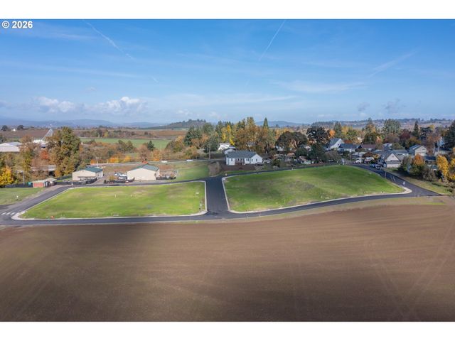 1 W Grant St 1, Carlton, OR 97111