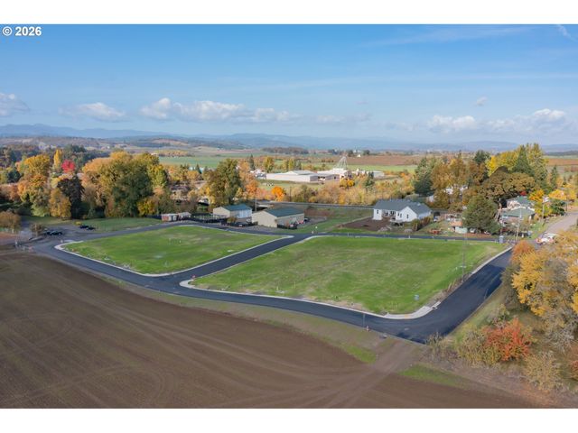 1 W Grant St 1, Carlton, OR 97111