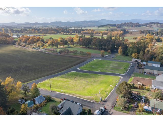 1 W Grant St 1, Carlton, OR 97111