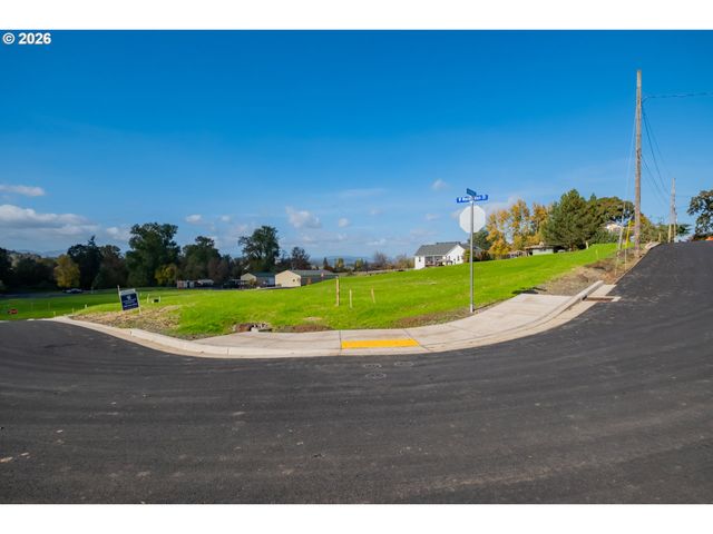1 W Grant St 1, Carlton, OR 97111