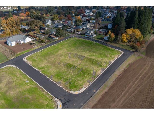 1 W Grant St 1, Carlton, OR 97111