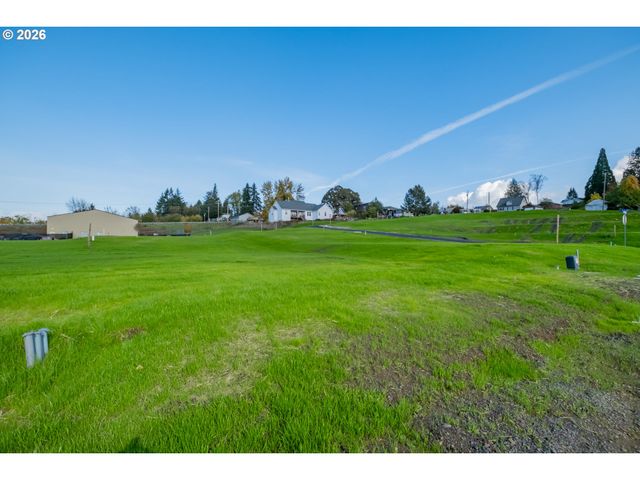 1 W Grant St 1, Carlton, OR 97111