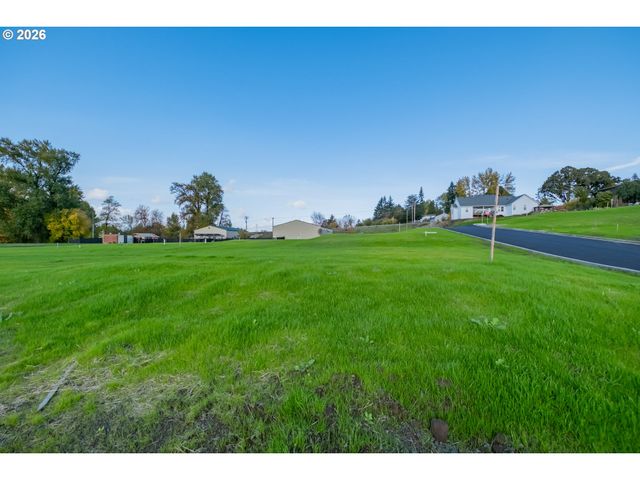 1 W Grant St 1, Carlton, OR 97111
