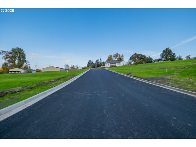 1 W Grant St 1, Carlton, OR 97111