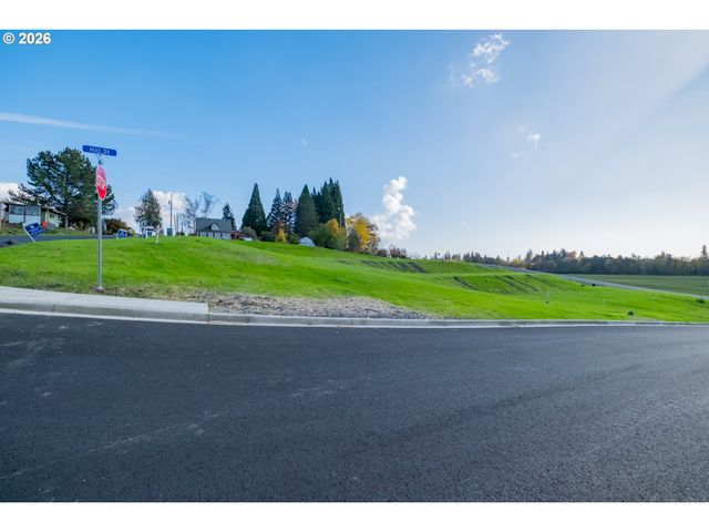 1 W Grant St 1, Carlton, OR 97111
