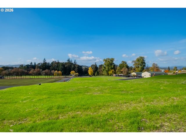 1 W Grant St 1, Carlton, OR 97111