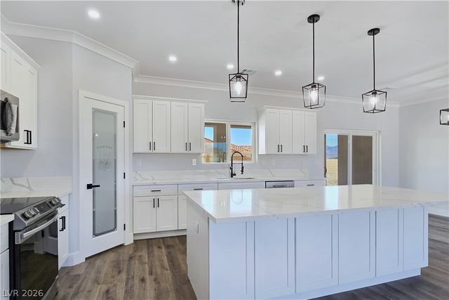 6920 Longmeadow Drive, Pahrump, NV 89061