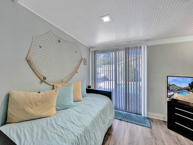 1301 SE 2nd Ter, Deerfield Beach, FL 33441