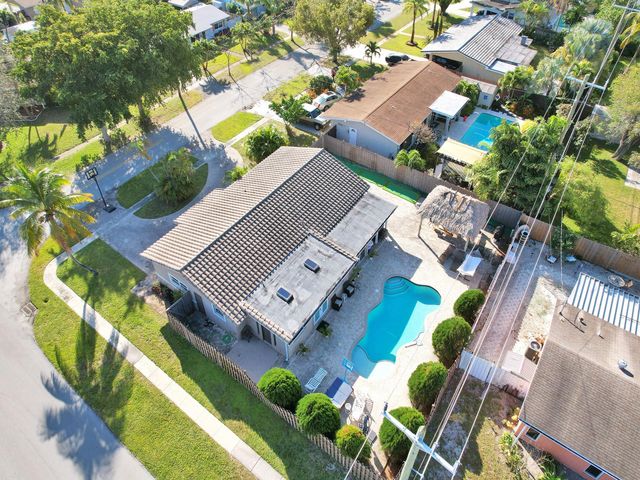 1301 SE 2nd Ter, Deerfield Beach, FL 33441
