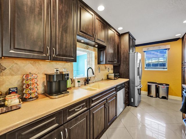 1301 SE 2nd Ter, Deerfield Beach, FL 33441
