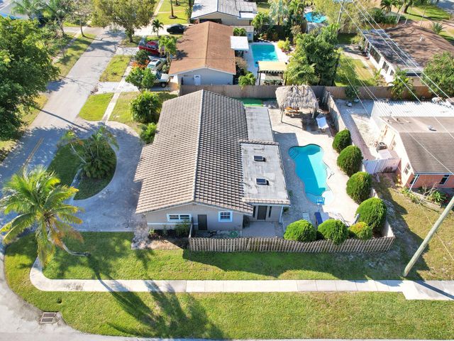 1301 SE 2nd Ter, Deerfield Beach, FL 33441