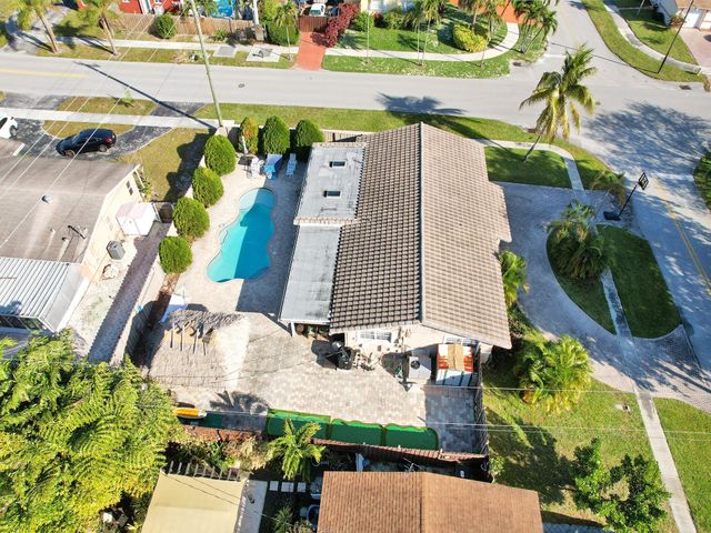 1301 SE 2nd Ter, Deerfield Beach, FL 33441