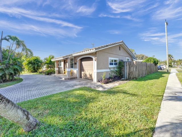 1301 SE 2nd Ter, Deerfield Beach, FL 33441