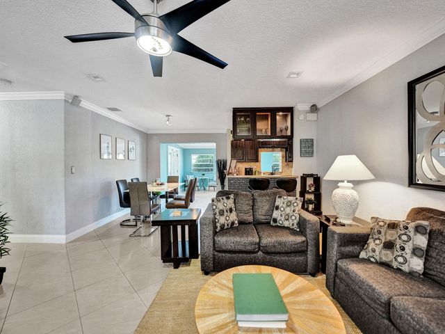 1301 SE 2nd Ter, Deerfield Beach, FL 33441