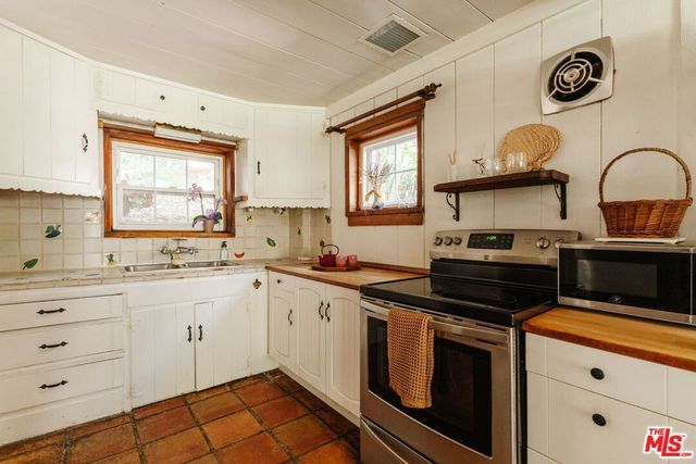 437 Short Trail, Topanga, CA 90290