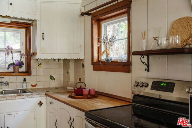 437 Short Trail, Topanga, CA 90290