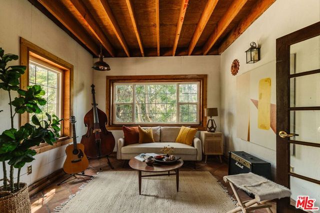 437 Short Trail, Topanga, CA 90290