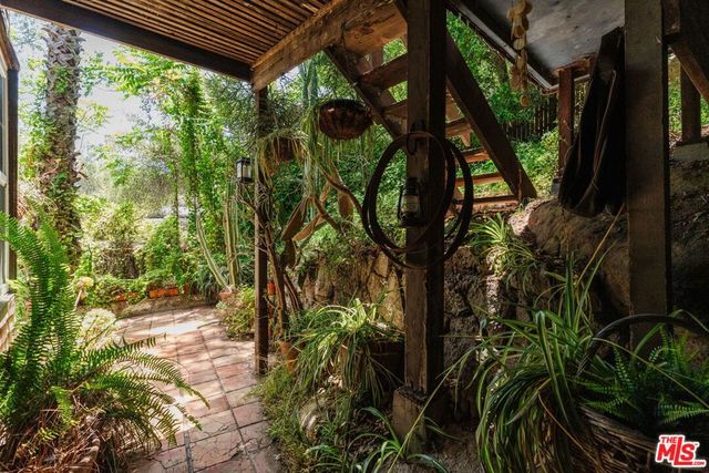 437 Short Trail, Topanga, CA 90290