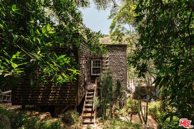 437 Short Trail, Topanga, CA 90290