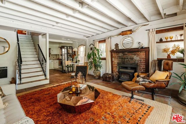 437 Short Trail, Topanga, CA 90290