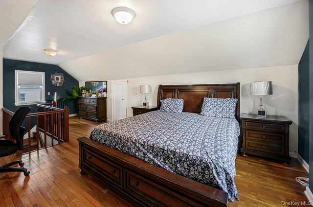1031 Theodora Street, Franklin Square, NY 11010