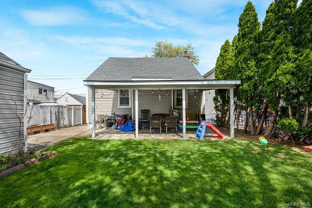1031 Theodora Street, Franklin Square, NY 11010