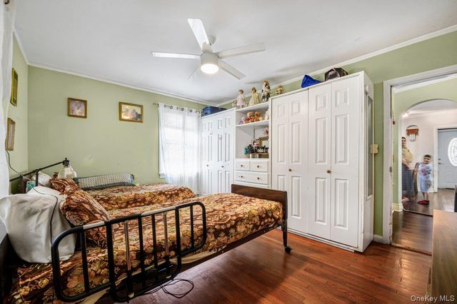 1031 Theodora Street, Franklin Square, NY 11010