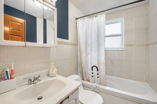1031 Theodora Street, Franklin Square, NY 11010