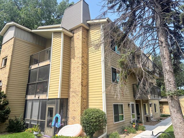 2020 Ridge Drive 16, Saint Louis Park, MN 55416