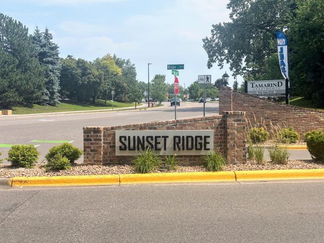 2020 Ridge Drive 16, Saint Louis Park, MN 55416
