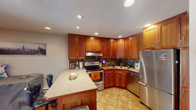 2020 Ridge Drive 16, Saint Louis Park, MN 55416