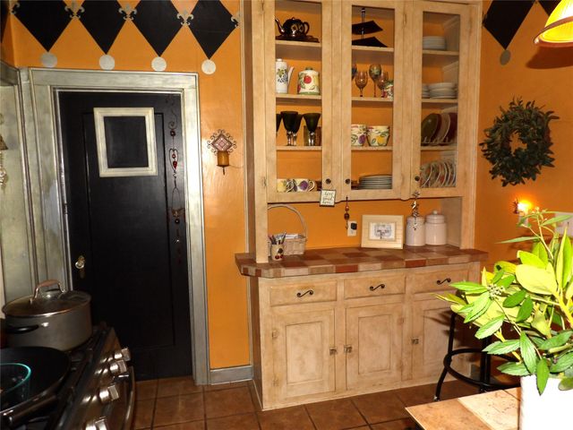 1115 CHESTNUT HILL Drive, Erie, PA 16509