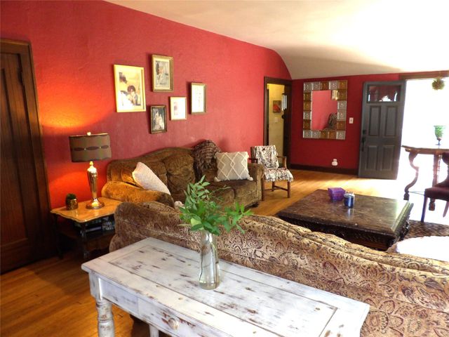 1115 CHESTNUT HILL Drive, Erie, PA 16509