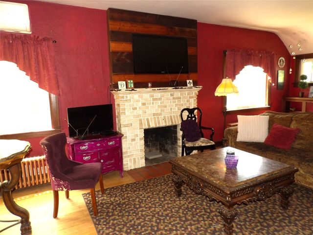 1115 CHESTNUT HILL Drive, Erie, PA 16509