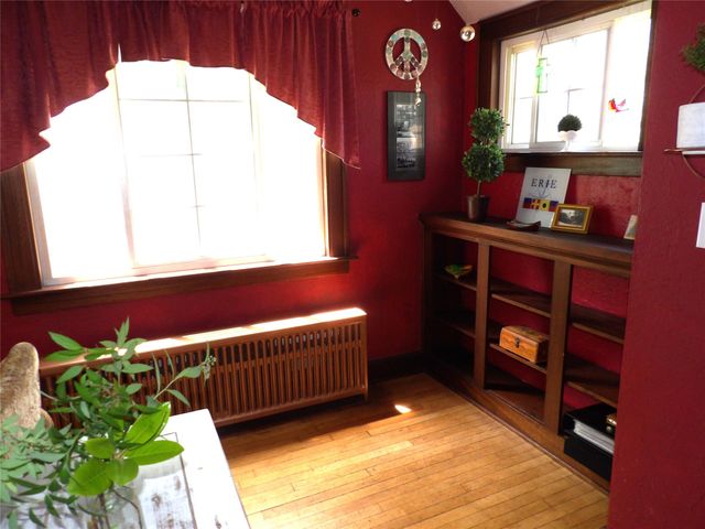 1115 CHESTNUT HILL Drive, Erie, PA 16509